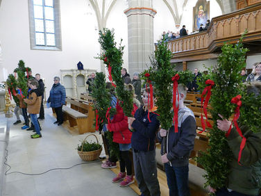 Palmsontag in St. Crescentius - Beginn der Heiligen Woche (Foto: Karl-Franz Thiede)